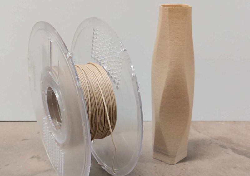 Slika:Lesni PLA-filament FL-F002.jpg